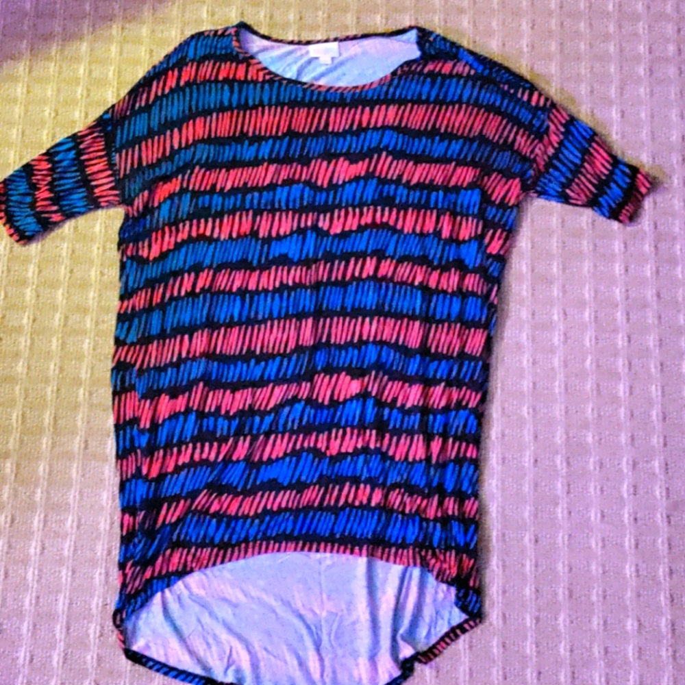Small LulaRoe Shirt